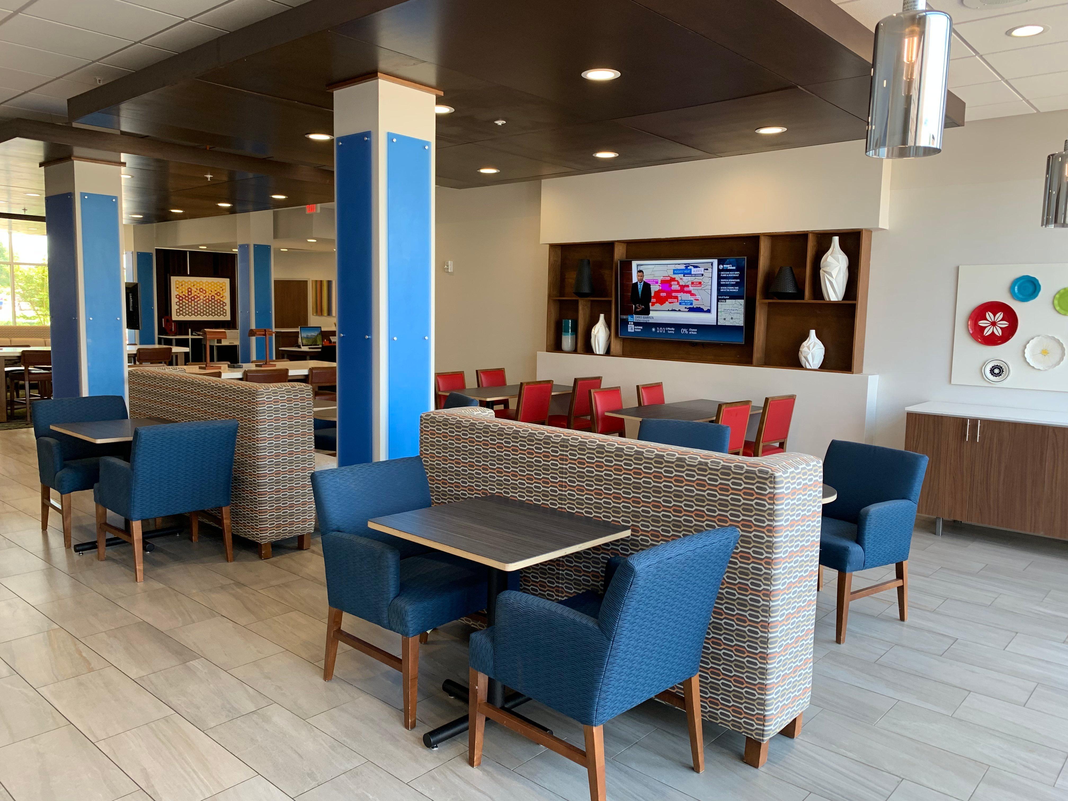 Holiday Inn Express & Suites Moore By Ihg Exterior photo