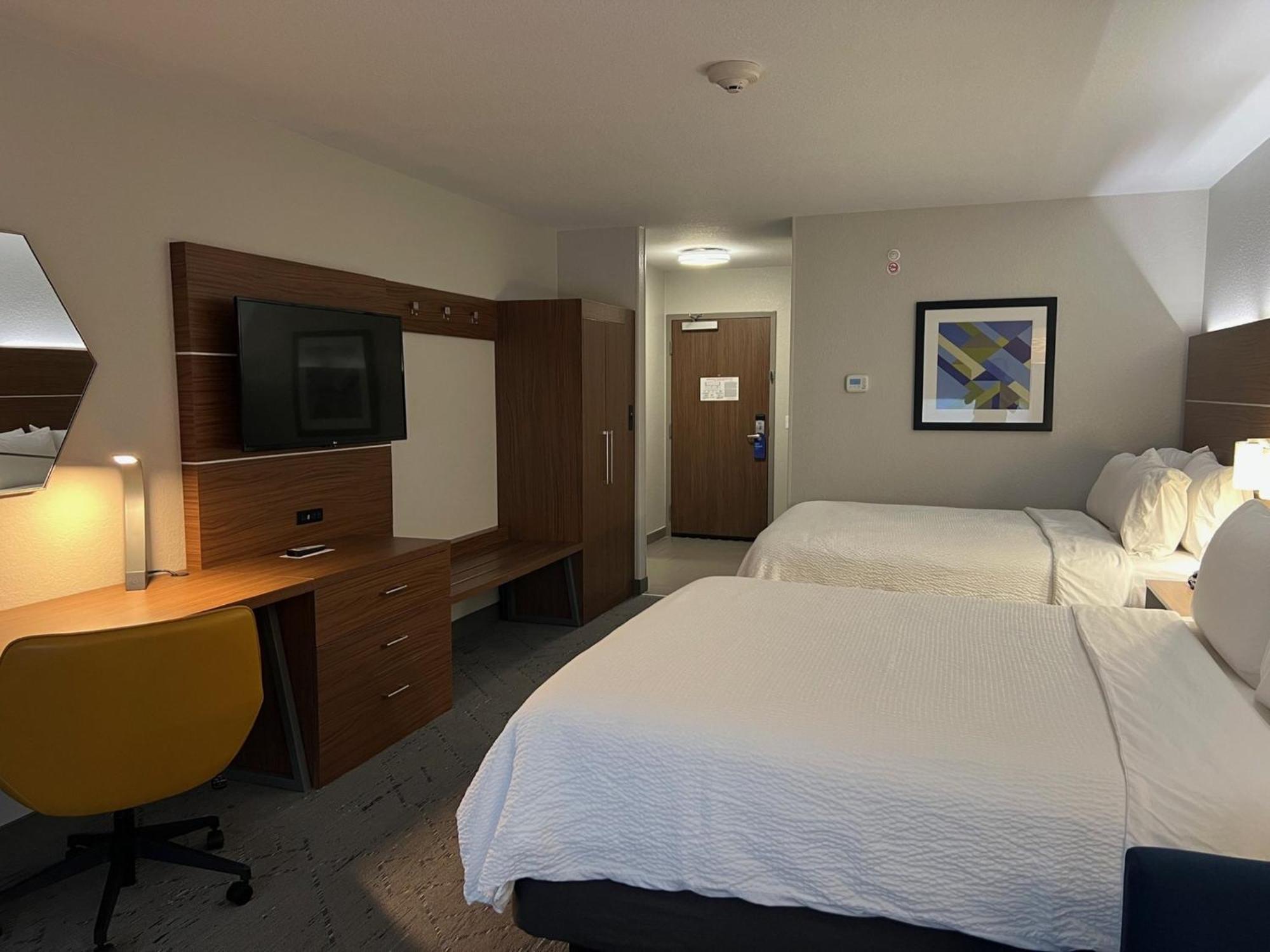 Holiday Inn Express & Suites Moore By Ihg Exterior photo