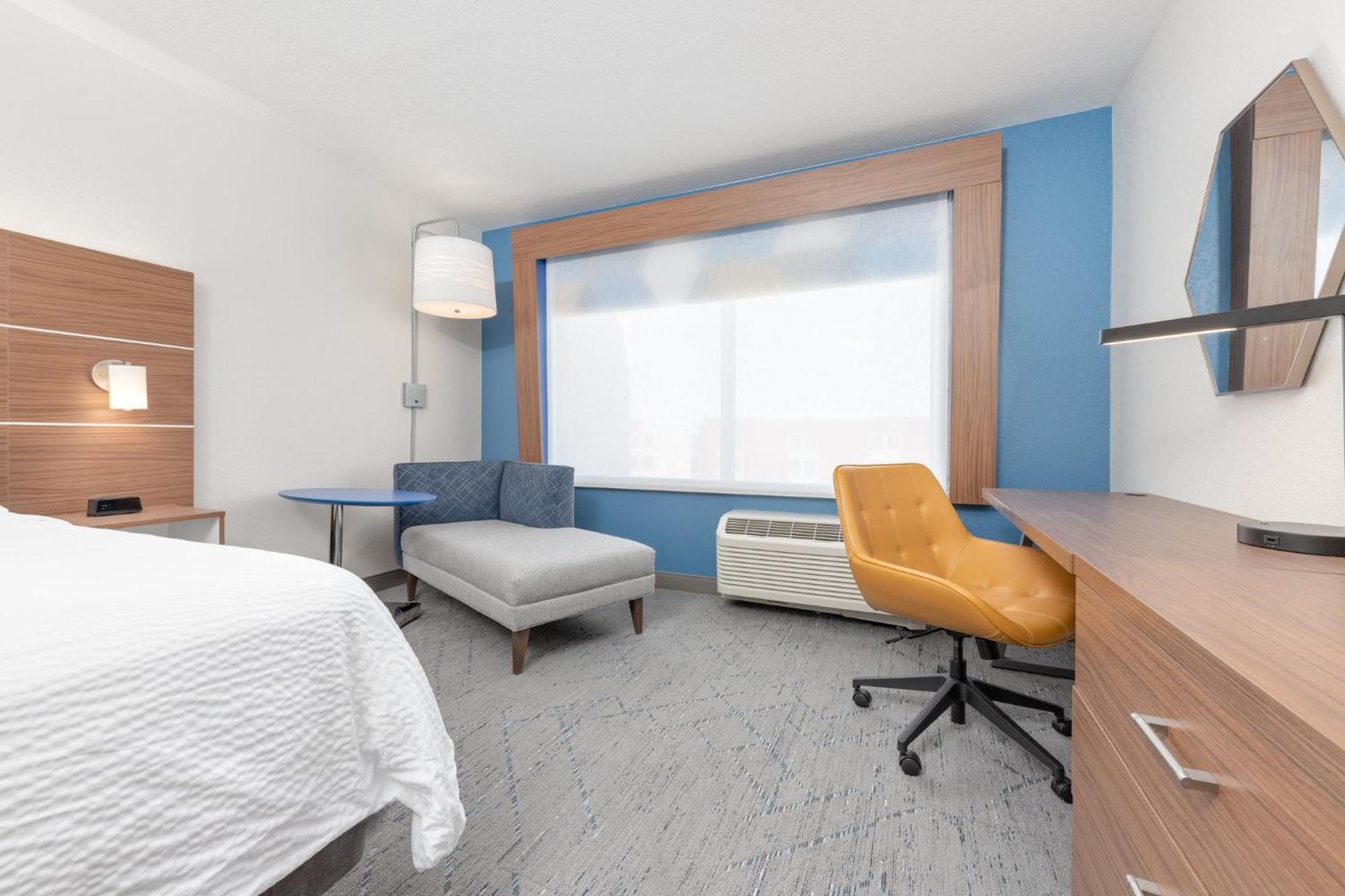 Holiday Inn Express & Suites Moore By Ihg Exterior photo