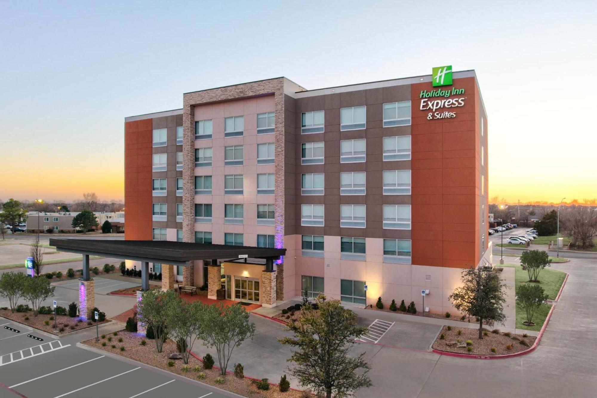 Holiday Inn Express & Suites Moore By Ihg Exterior photo